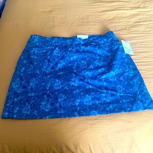 Still tagged! Blue floral skort. Size 12 regular